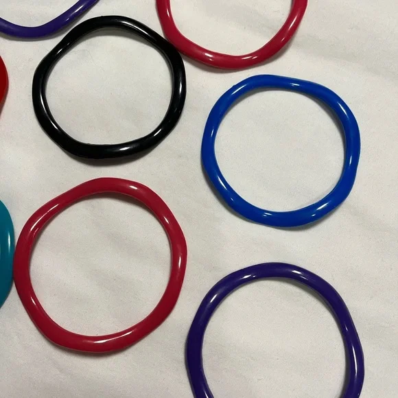 Vintage- 9 Colorful Women’s Plastic Wavy Bracelets - Picture 8 of 8